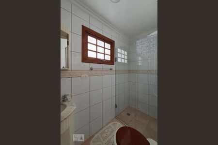 Casa à venda com 300m², 4 quartos e 4 vagasBanheiro da suíte