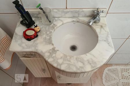 Casa à venda com 300m², 4 quartos e 4 vagasBanheiro da suíte