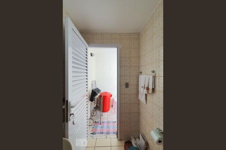 Casa à venda com 300m², 4 quartos e 4 vagasBanheiro da edícula