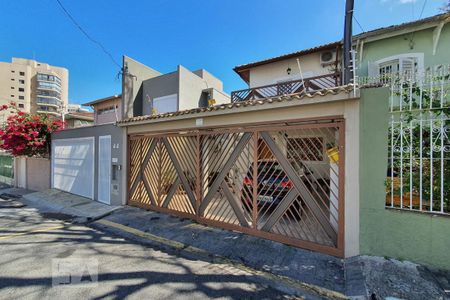 Casa à venda com 300m², 4 quartos e 4 vagasFachada