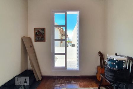 Casa à venda com 300m², 4 quartos e 4 vagasQuarto da edícula