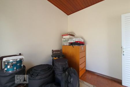 Casa à venda com 300m², 4 quartos e 4 vagasQuarto da edícula
