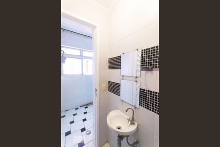 Banheiro de Serviço de apartamento para alugar com 3 quartos, 84m² em Jardim Chácara Inglesa, São Bernardo do Campo