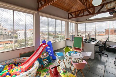 Casa à venda com 240m², 3 quartos e 3 vagasEscritório