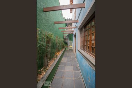 Casa à venda com 240m², 3 quartos e 3 vagasCorredor Lateral