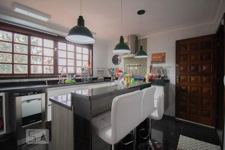 Casa à venda com 240m², 3 quartos e 3 vagasCozinha