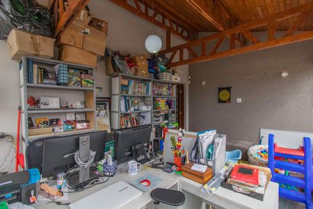 Casa à venda com 240m², 3 quartos e 3 vagasEscritório