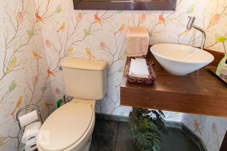 Casa à venda com 240m², 3 quartos e 3 vagasLavabo 2