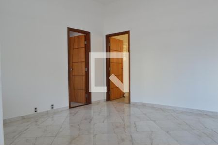 Sala  de casa à venda com 6 quartos, 220m² em Taquara, Rio de Janeiro