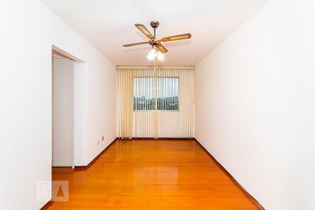 Sala de apartamento para alugar com 2 quartos, 53m² em Vila Irmãos Arnoni, São Paulo