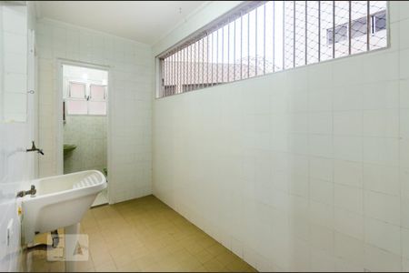 Área de serviço de apartamento para alugar com 2 quartos, 85m² em José Menino, Santos