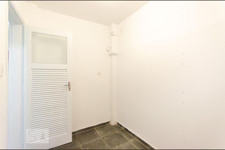 Quarto de serviço de apartamento para alugar com 2 quartos, 85m² em José Menino, Santos