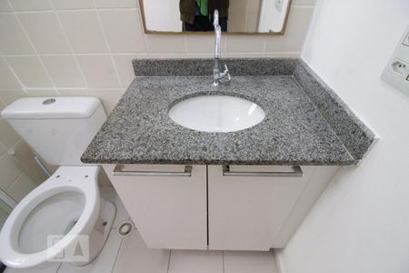 Apartamento à venda com 50m², 2 quartos e 1 vagaDetalhe banheiro