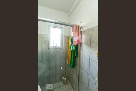 Banheiro de apartamento à venda com 1 quarto, 38m² em Centro Histórico, Porto Alegre