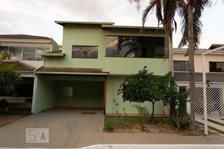 Casa de condomínio para alugar com 300m², 7 quartos e 4 vagasFachada