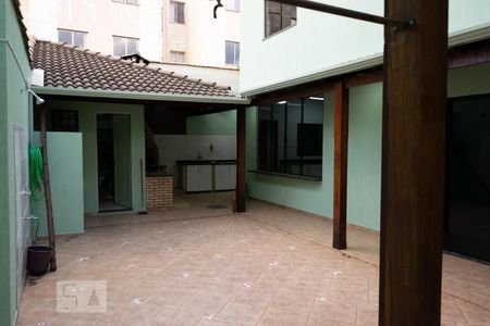 Casa de condomínio para alugar com 300m², 7 quartos e 4 vagasPátio