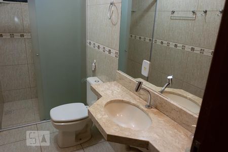 Casa de condomínio para alugar com 300m², 7 quartos e 4 vagasBanheiro social 2