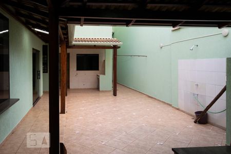 Casa de condomínio para alugar com 300m², 7 quartos e 4 vagasPátio