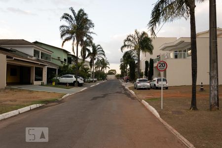 Casa de condomínio para alugar com 300m², 7 quartos e 4 vagasCondomínio
