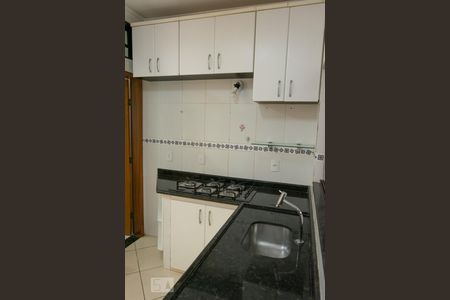 Casa de condomínio para alugar com 300m², 7 quartos e 4 vagasCozinha 1