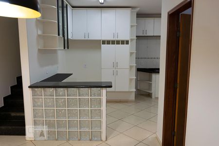 Casa de condomínio para alugar com 300m², 7 quartos e 4 vagasCozinha 1