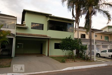 Casa de condomínio para alugar com 300m², 7 quartos e 4 vagasFachada