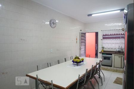 Casa à venda com 170m², 4 quartos e 1 vaga Casa à venda com 170m², 4 quartos e 1 vagaCozinha