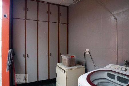 Casa à venda com 170m², 4 quartos e 1 vaga Casa à venda com 170m², 4 quartos e 1 vagaLavanderia