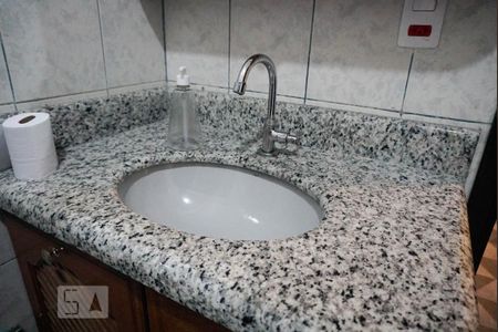 Casa à venda com 170m², 4 quartos e 1 vaga Casa à venda com 170m², 4 quartos e 1 vagaBanheiro Social