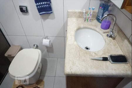Casa à venda com 170m², 4 quartos e 1 vaga Casa à venda com 170m², 4 quartos e 1 vagaBanheiro da Suíte