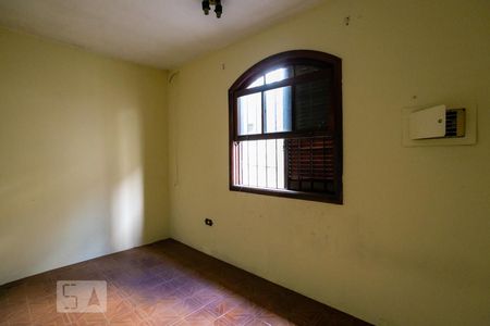 Quarto 2 de casa à venda com 5 quartos, 150m² em Chora Menino, São Paulo