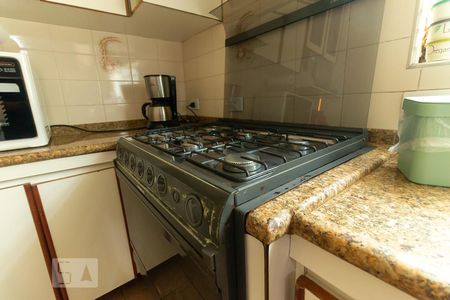 Casa à venda com 120m², 3 quartos e 2 vagas Casa à venda com 120m², 3 quartos e 2 vagasCozinha