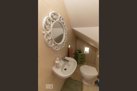 Casa à venda com 120m², 3 quartos e 2 vagas Casa à venda com 120m², 3 quartos e 2 vagasLavabo