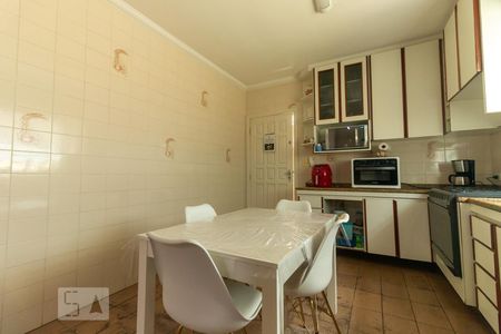 Casa à venda com 120m², 3 quartos e 2 vagas Casa à venda com 120m², 3 quartos e 2 vagasCozinha