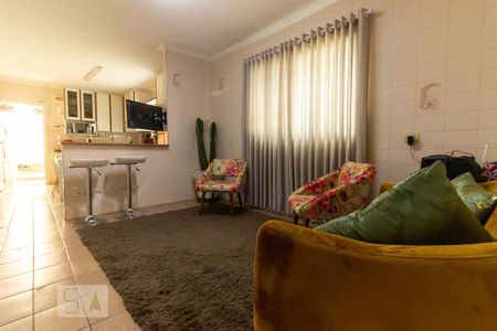 Casa à venda com 120m², 3 quartos e 2 vagas Casa à venda com 120m², 3 quartos e 2 vagasCozinha