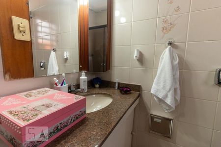 Casa à venda com 120m², 3 quartos e 2 vagas Casa à venda com 120m², 3 quartos e 2 vagasBanheiro