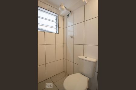Banheiro de kitnet/studio para alugar com 1 quarto, 18m² em Vila Sao Luis, São Paulo