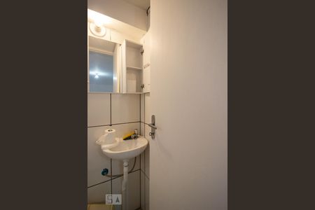 Banheiro de kitnet/studio para alugar com 1 quarto, 18m² em Vila Sao Luis, São Paulo