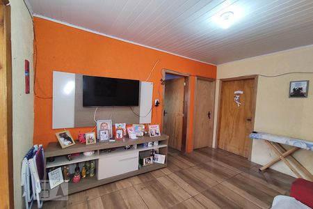 Sala de casa à venda com 4 quartos, 80m² em Guajuviras, Canoas