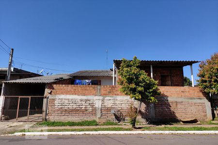 Casa à venda com 80m², 4 quartos e 1 vaga Casa à venda com 80m², 4 quartos e 1 vagaFachada