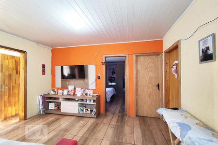 Sala de casa à venda com 4 quartos, 80m² em Guajuviras, Canoas