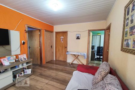Sala de casa à venda com 4 quartos, 80m² em Guajuviras, Canoas
