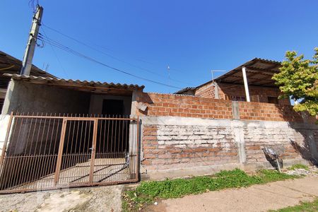 Casa à venda com 80m², 4 quartos e 1 vaga Casa à venda com 80m², 4 quartos e 1 vagaFachada