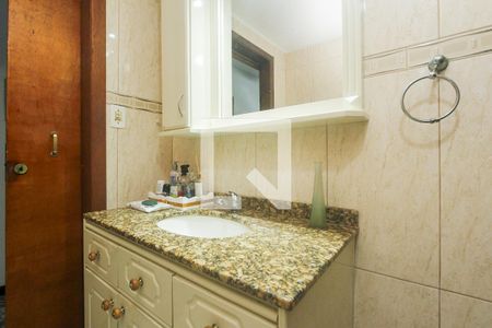 Casa à venda com 190m², 3 quartos e 2 vagas Casa à venda com 190m², 3 quartos e 2 vagasBanheiro social