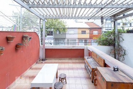 Varanda de casa à venda com 3 quartos, 150m² em Vila Pompéia, São Paulo