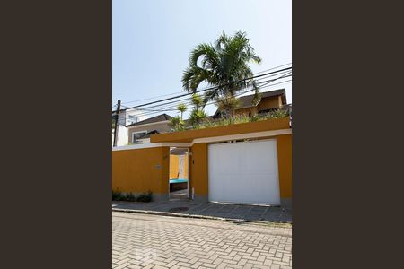 Casa de condomínio para alugar com 206m², 5 quartos e 3 vagasFachada 