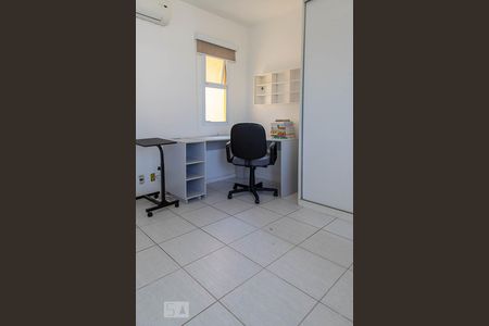 Casa de condomínio para alugar com 206m², 5 quartos e 3 vagasQuarto 2