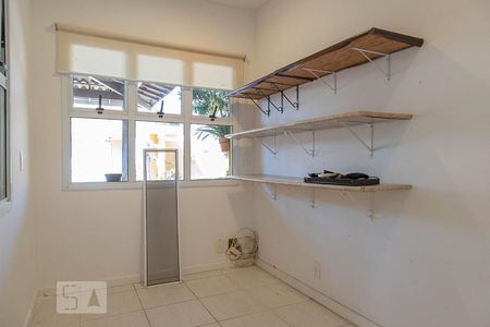 Casa de condomínio para alugar com 206m², 5 quartos e 3 vagasQuarto 1