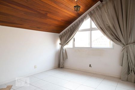 Casa de condomínio para alugar com 206m², 5 quartos e 3 vagasQuarto 4