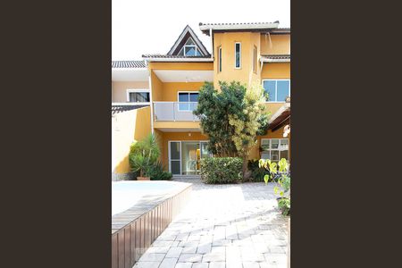 Casa de condomínio para alugar com 206m², 5 quartos e 3 vagasEntrada 